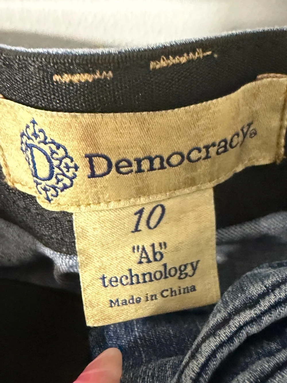 Democracy Blue Cropped Bootcut Jeans with Raw Hem - Picture 2 of 4
